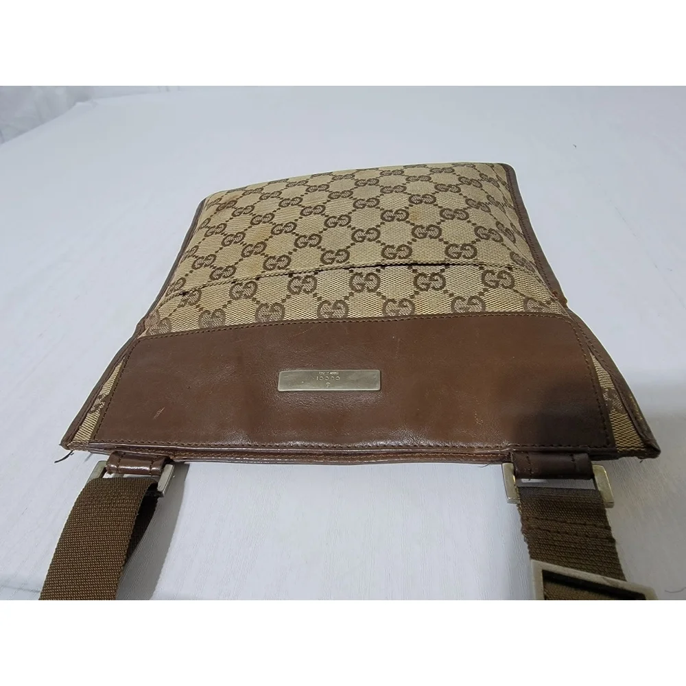 GUCCI GG CANVAS Flat SMALL MESSENGER CROSSBODY BAG